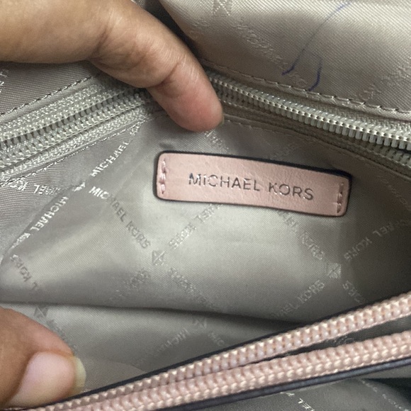 LUXURY MICHAEL KORS 💯Authentic bought it from london - Picture 8 of 9